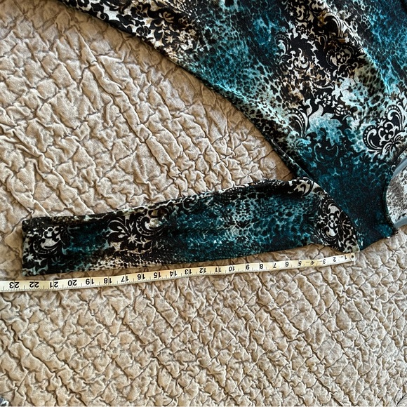 Melanie K lightweight ladies sweater, size small - Picture 4 of 9